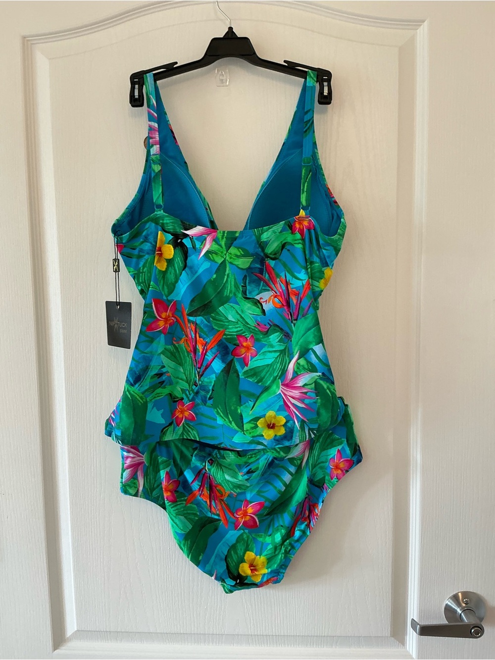 Nip Tuck 2pc Tropical V-Neck Tankini Swimsuit Set in Blue-Green Floral - Picture 5 of 13
